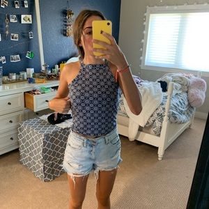 Super soft patterned Razorback shirt **worn once**